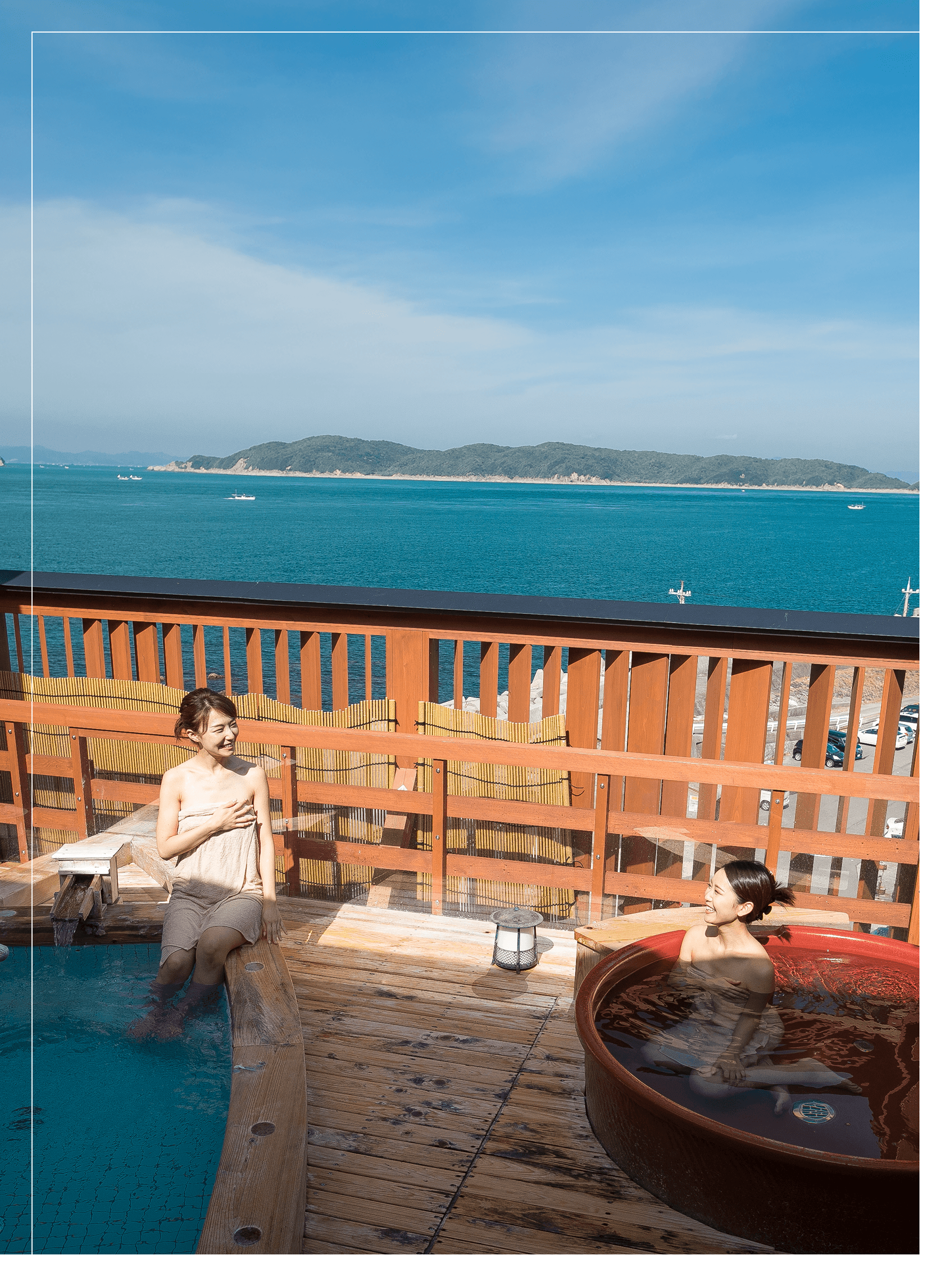 露天風呂を楽しむ女性